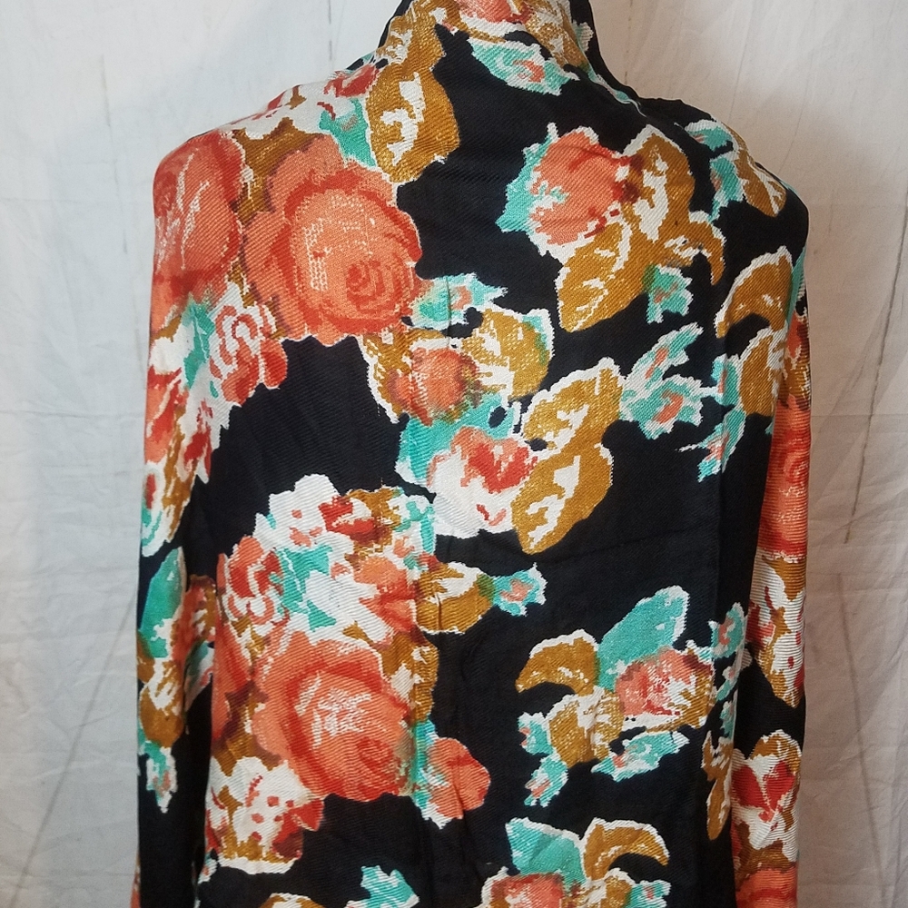 Floral Patterned Scarf - Picture 9 of 9
